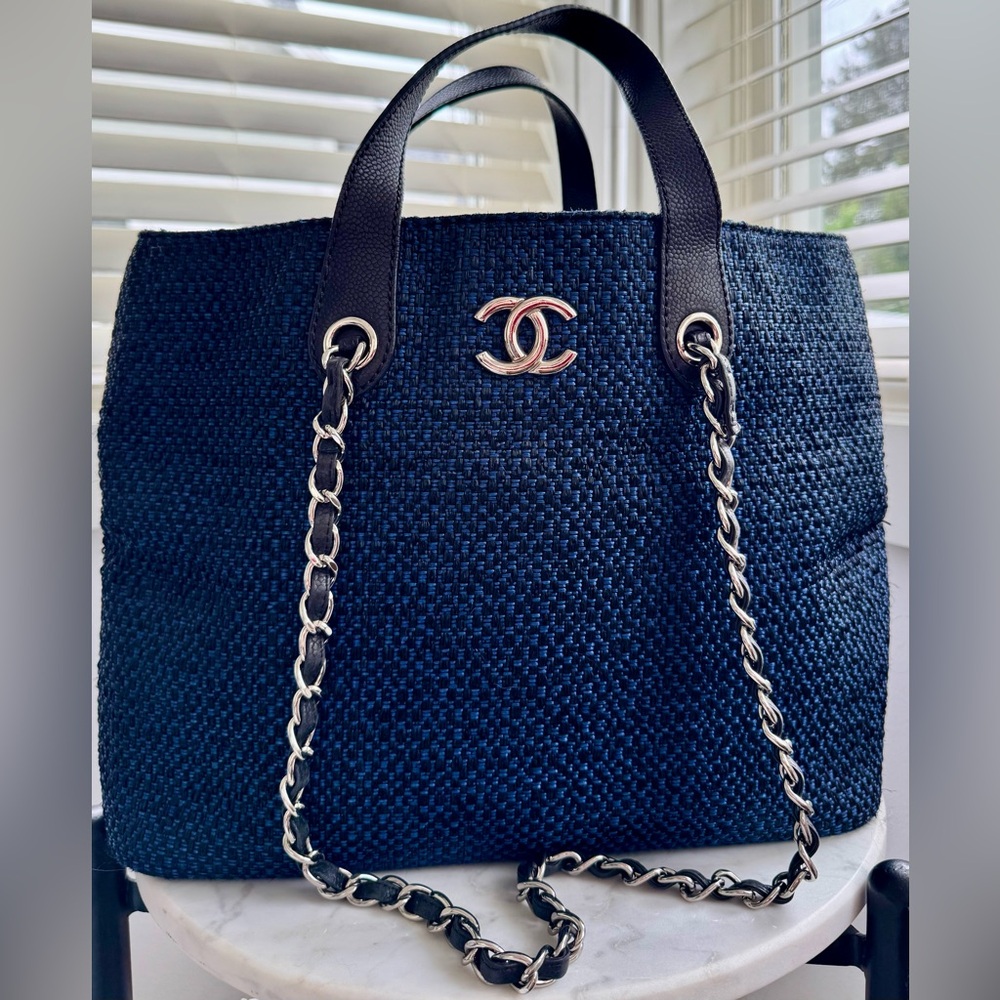 CHANEL Bag - Picture 1 of 15